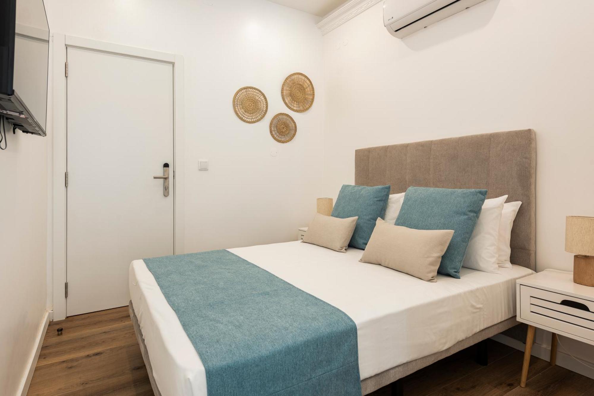 Madalena Hostel E Suites Faro Ngoại thất bức ảnh