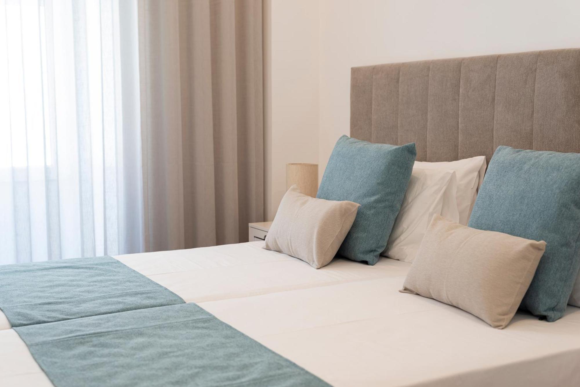 Madalena Hostel E Suites Faro Ngoại thất bức ảnh