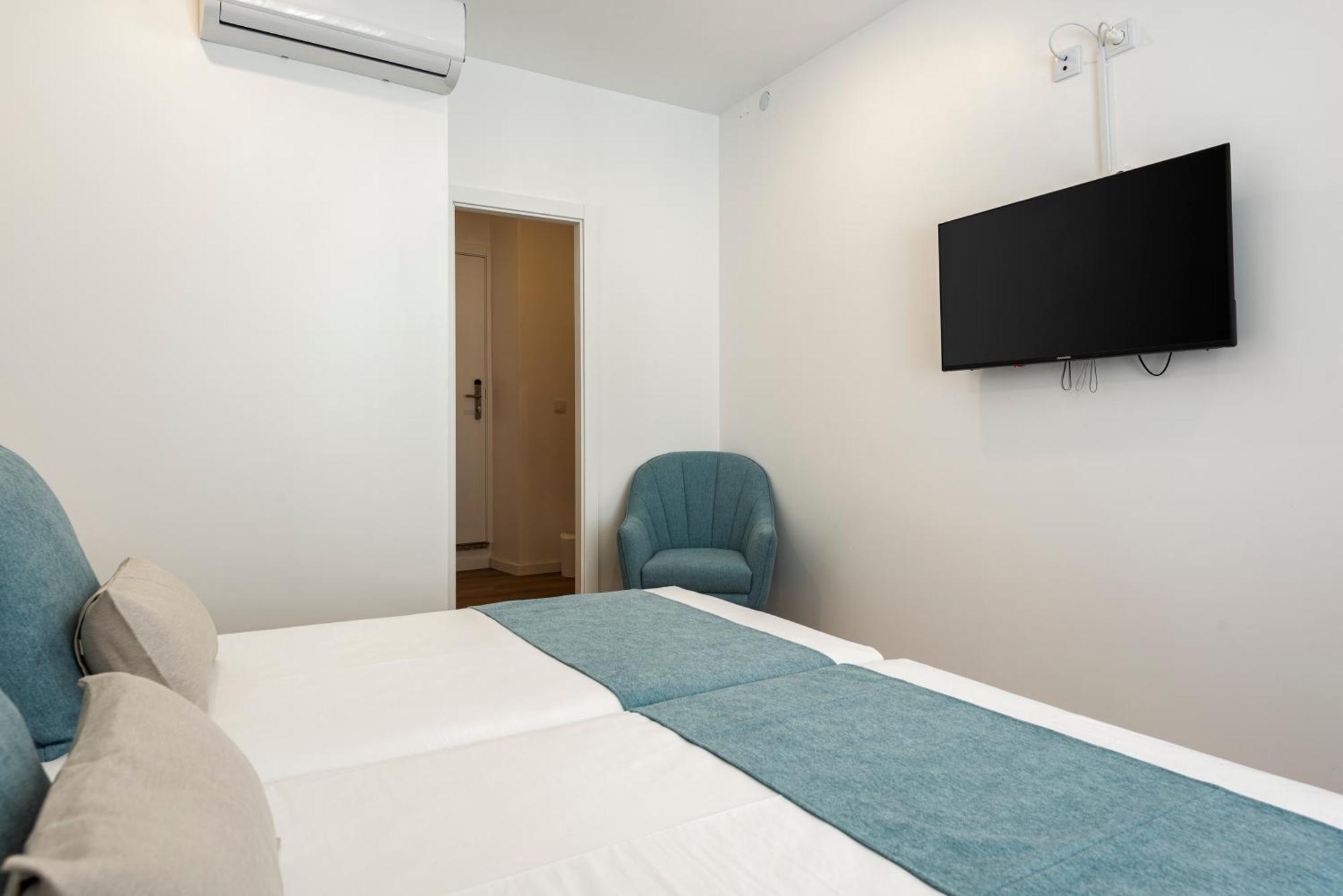 Madalena Hostel E Suites Faro Ngoại thất bức ảnh