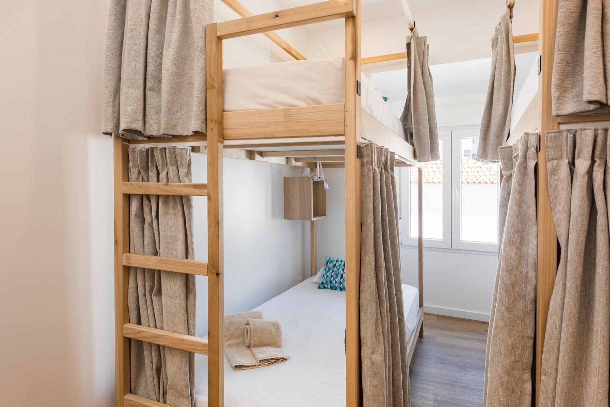 Madalena Hostel E Suites Faro Ngoại thất bức ảnh