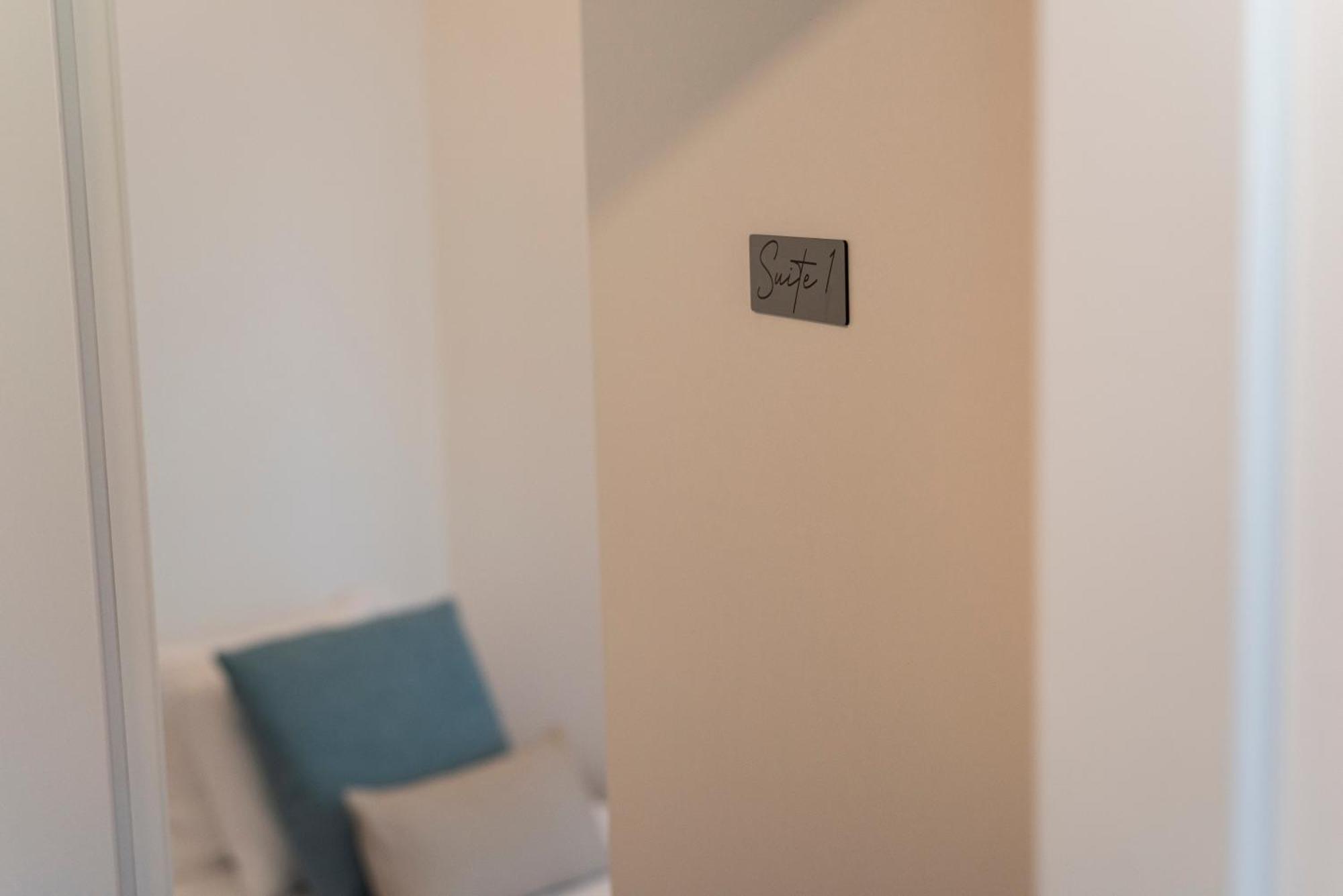 Madalena Hostel E Suites Faro Ngoại thất bức ảnh