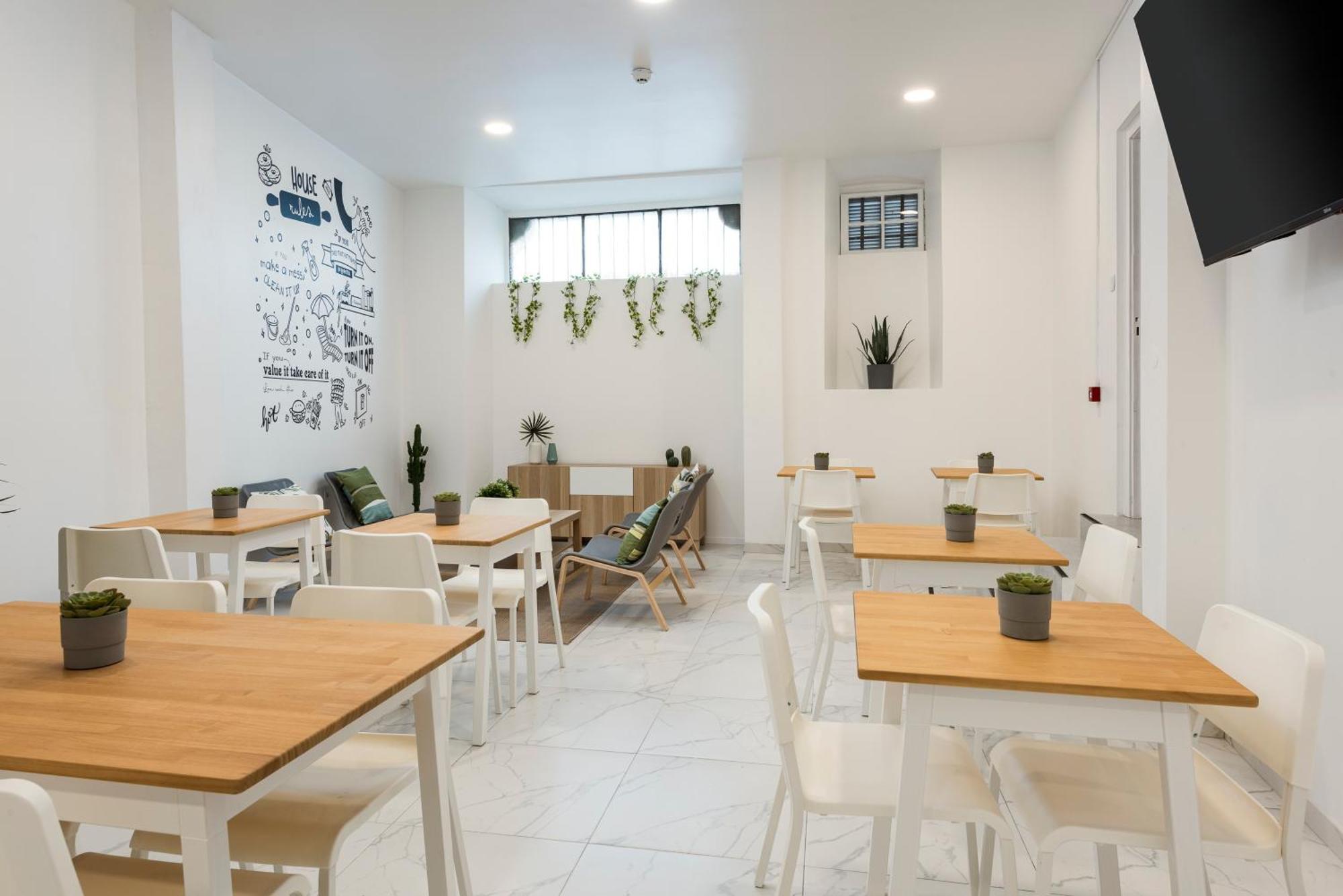 Madalena Hostel E Suites Faro Ngoại thất bức ảnh