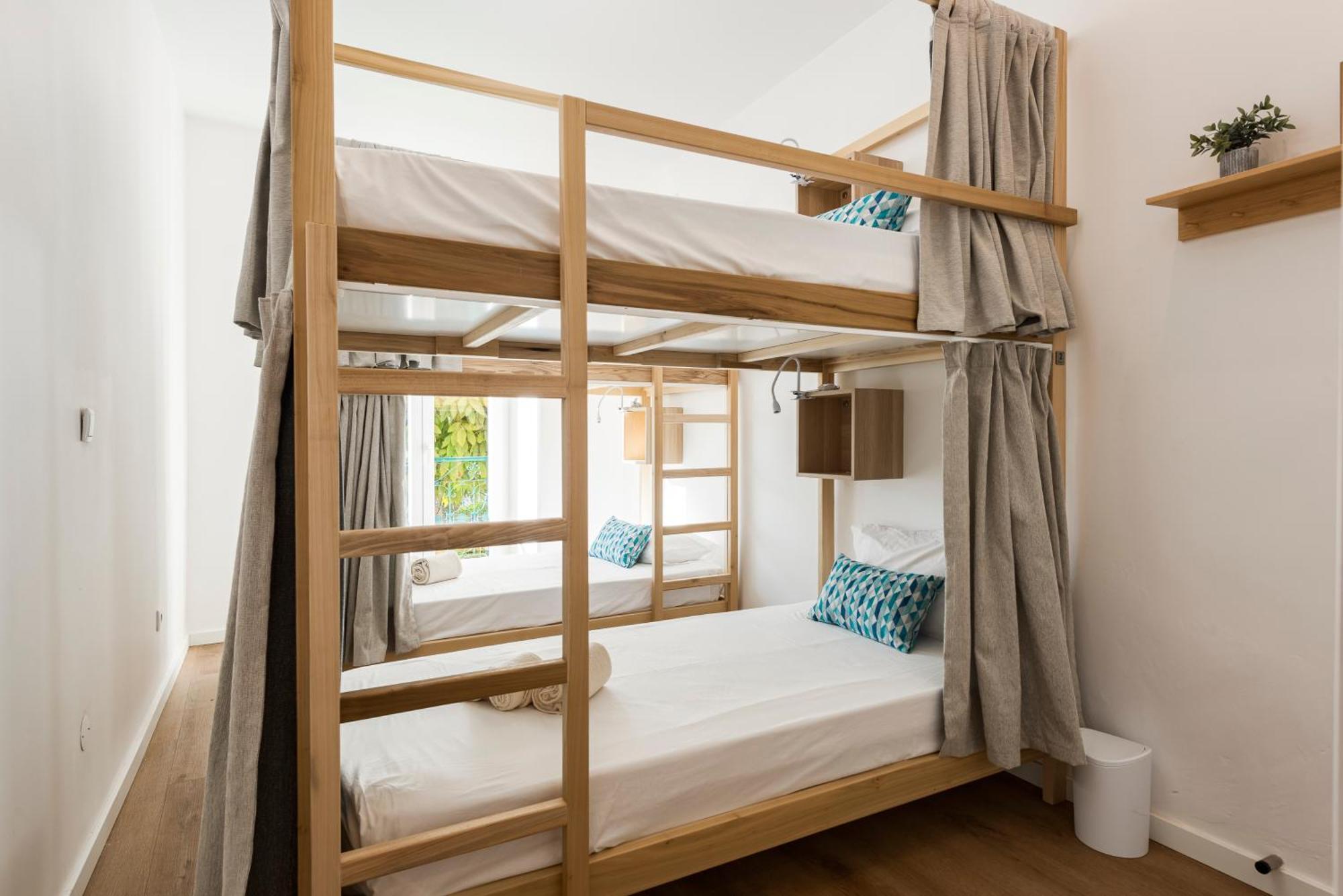 Madalena Hostel E Suites Faro Ngoại thất bức ảnh